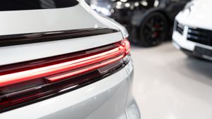 Porsche Cayenne Coupe E-hybrid - Foto 42