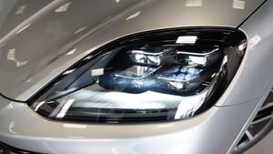 Porsche Cayenne Coupe E-hybrid - Foto 38