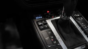 Porsche Macan Turbo - Foto 22
