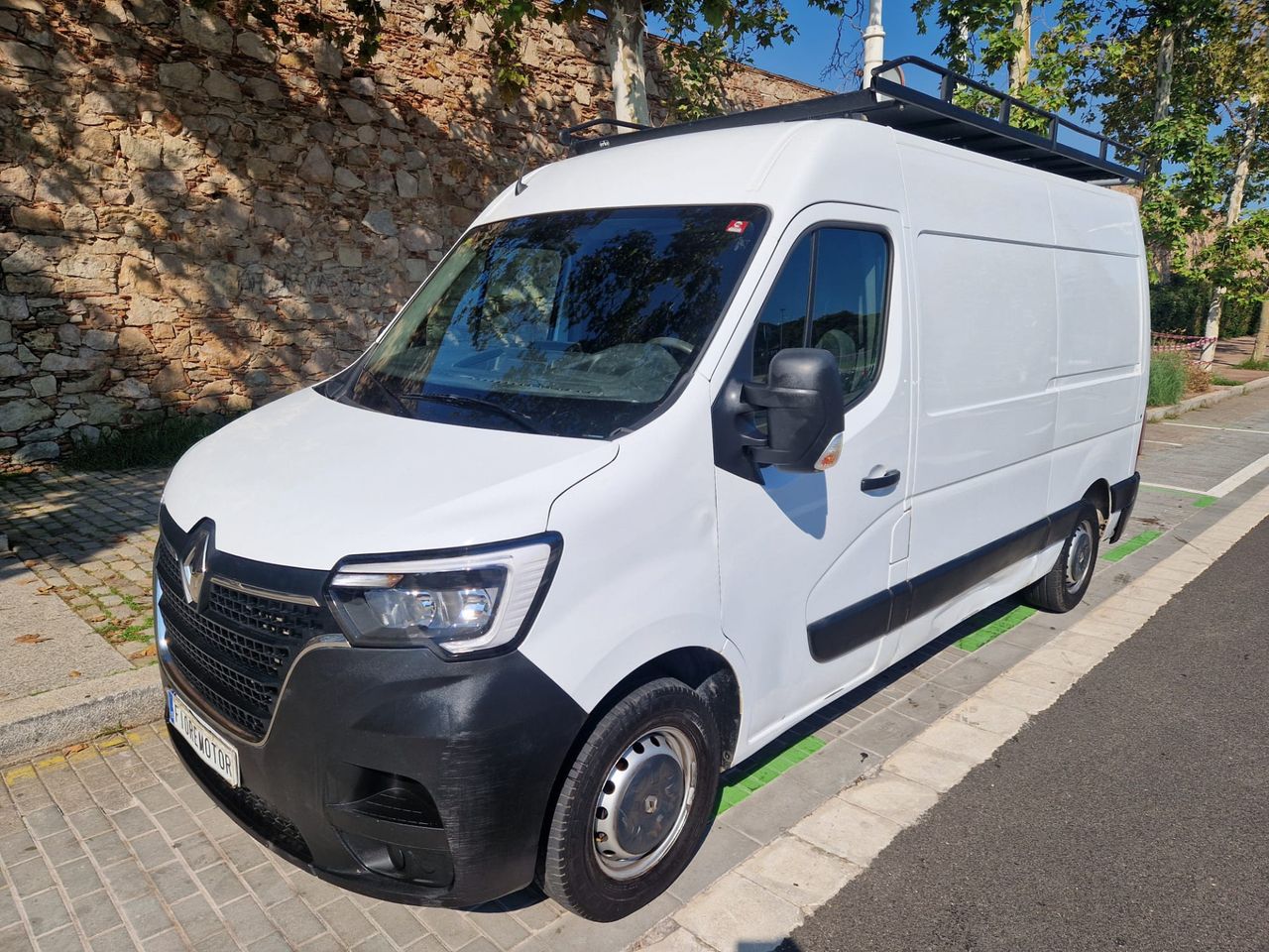 Renault Master L2H2 135 CV 3300 CON BACA Y ENGANCHE  - Foto 1