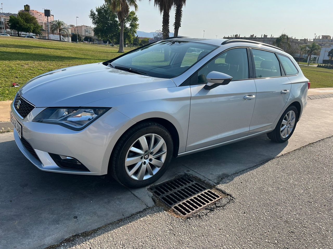 Seat Leon 1.6 TDI REFERENCE PLUS NACIONAL CERTIFICADO EN CAROCERIA   - Foto 1