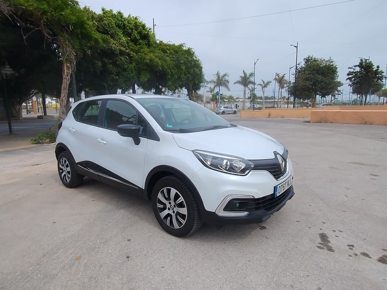 Renault Captur 1200 TCE CERTIFICADO DE KILOMETROS Y CARROCERIA  - Foto 1