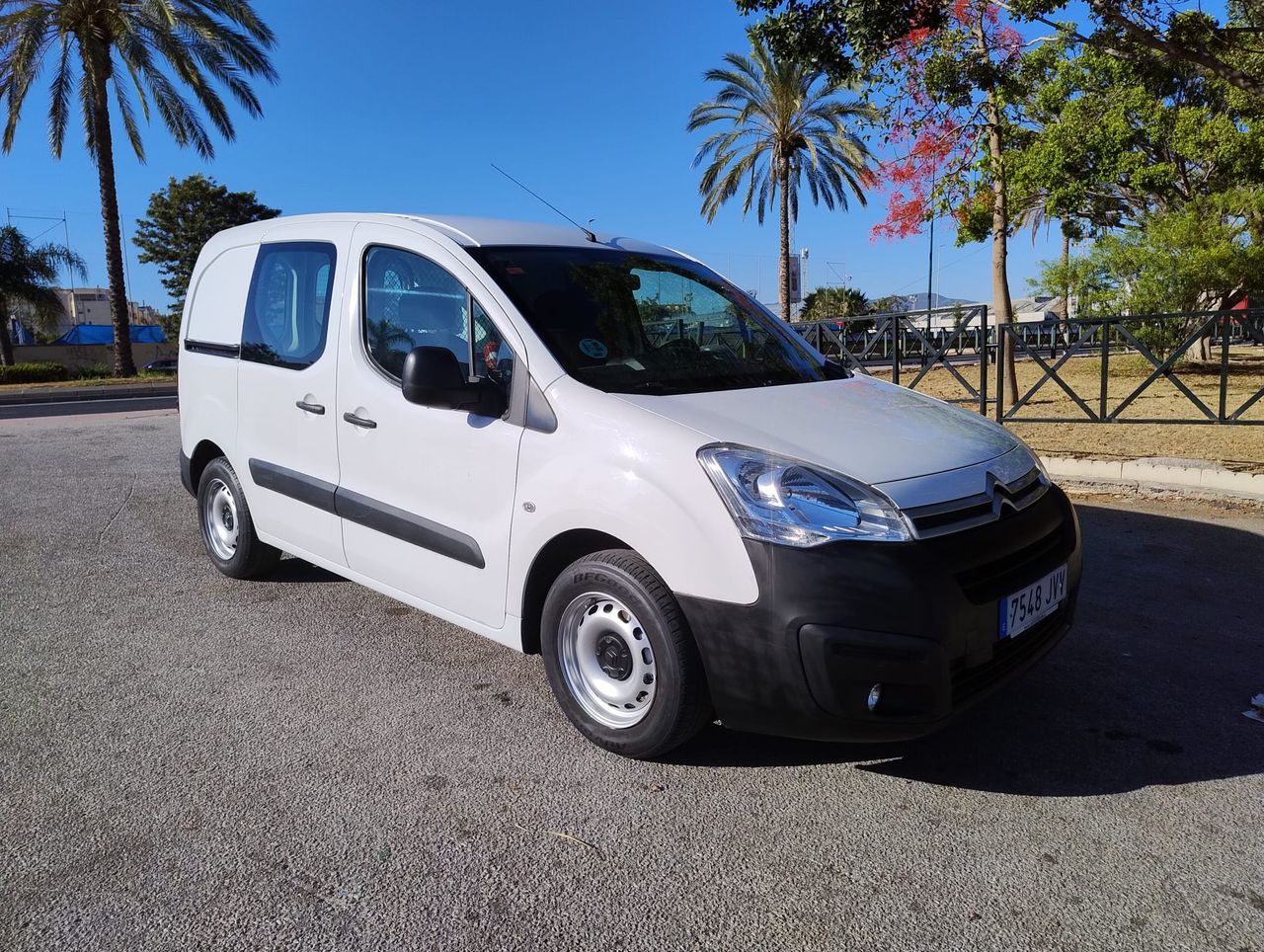 Citroën Berlingo  Furgon 1.6 HDI   - Foto 1