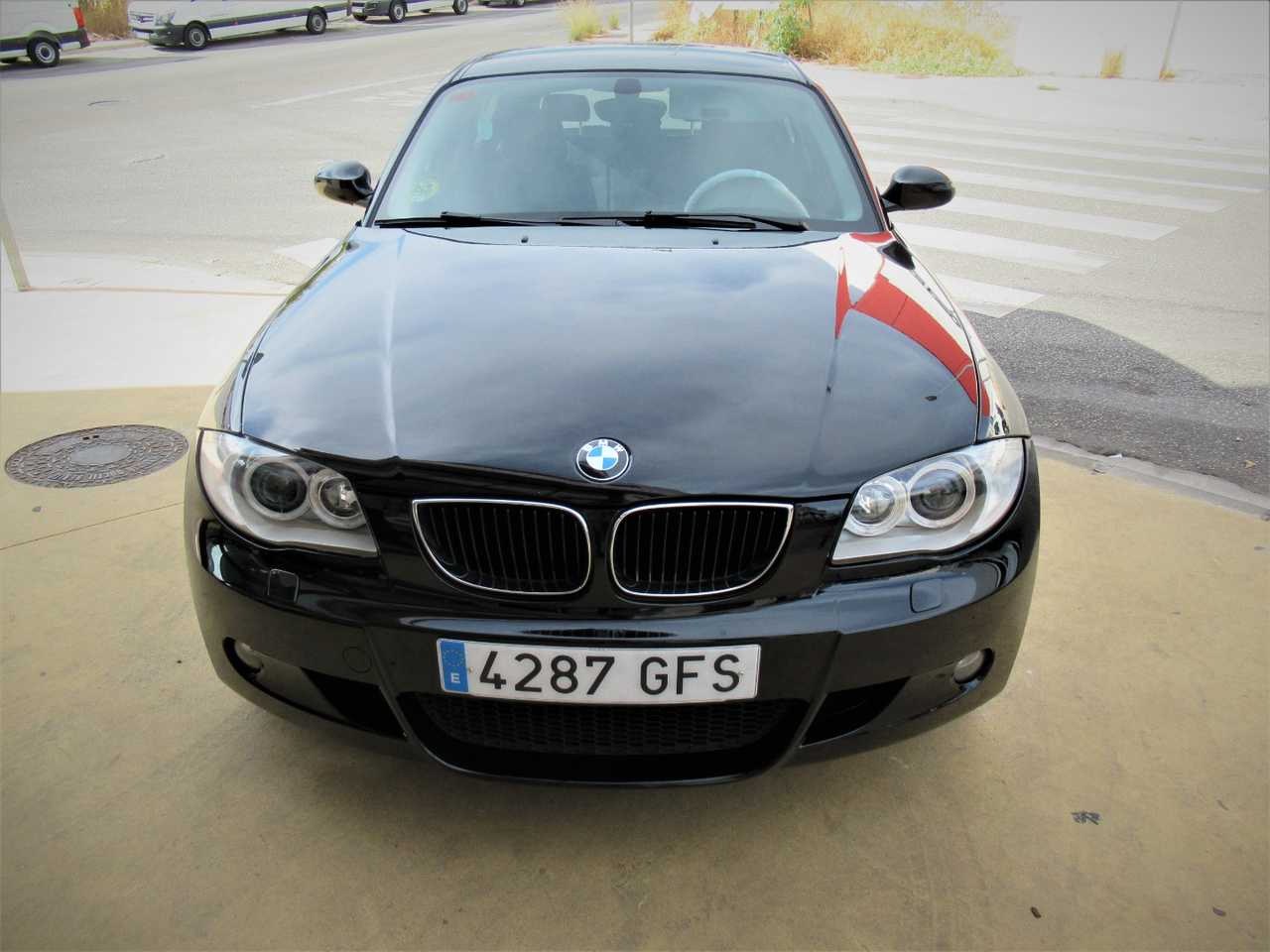 BMW Serie 1 118 D 5 PUERTAS UN SOLO PROPIETARIO, CERTIFICADO DE KM Y CARROCERIA   - Foto 1