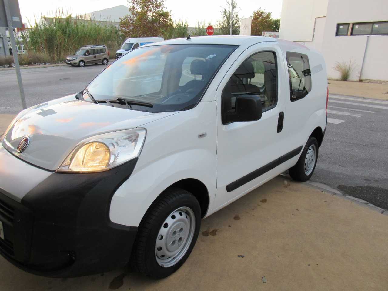 Fiat Fiorino COMBI 13 CDTI 80 CV 30000 KM UN SOLO PROPIETARIO, CERTIFICADO DE KM Y CARROCERIA   - Foto 1