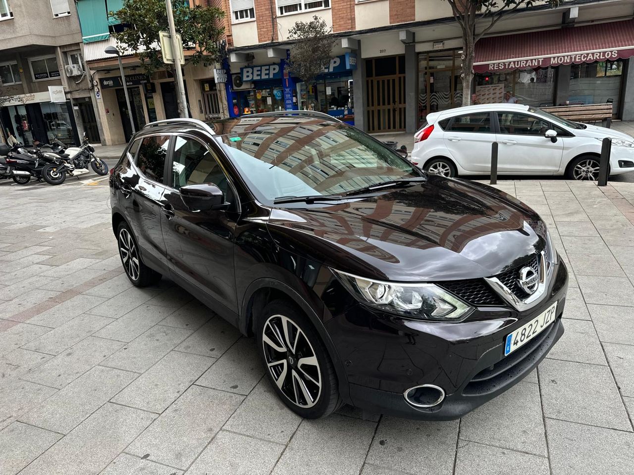 Nissan Qashqai 4x4   - Foto 1