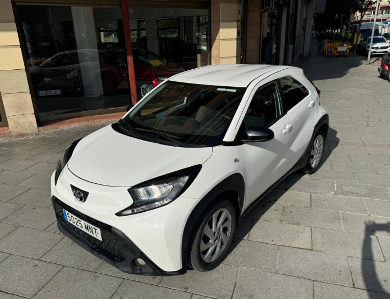 Toyota Aygo X Cross Chic 2024 - Foto 1