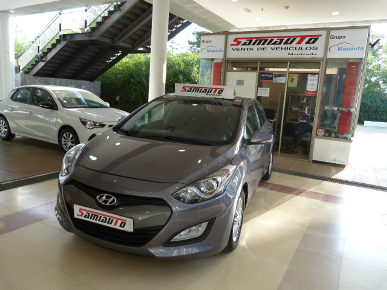 Hyundai i30 HYUNDAI i30 1.4 Klass 5p. muy muy bien cuidado, kilómetros garantizados  - Foto 1