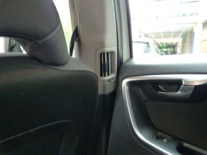 Volvo XC60 D3 Momentum muy muy bien cuidado, kilómetros garantizados - Foto 22