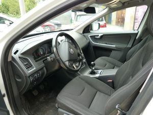 Volvo XC60 D3 Momentum muy muy bien cuidado, kilómetros garantizados - Foto 15