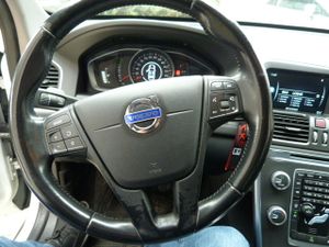 Volvo XC60 D3 Momentum muy muy bien cuidado, kilómetros garantizados - Foto 24