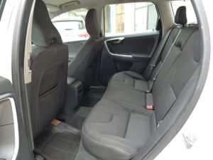 Volvo XC60 D3 Momentum muy muy bien cuidado, kilómetros garantizados - Foto 13