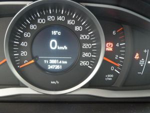 Volvo XC60 D3 Momentum muy muy bien cuidado, kilómetros garantizados - Foto 25