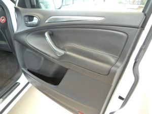 Ford S Max S-MAX 2.0 TDCi Titanium 140 CV 7 PLAZAS muy muy bien cuidado, kilómetros garantizados - Foto 11