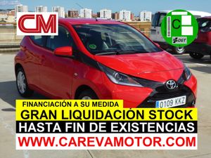 Toyota Aygo 1.0 70CV XPLAY AUT 5P   - Foto 2