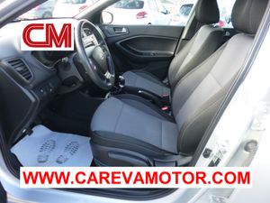 Hyundai i20 1.2 MPI 84CV 5P   - Foto 9