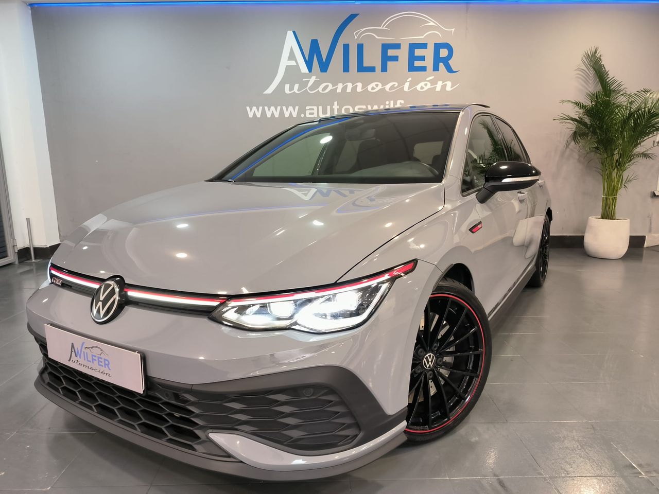 Volkswagen Golf GTI Clubsport 2.0 TSI 221kW 300CV DSG 45 Aniversario   - Foto 1