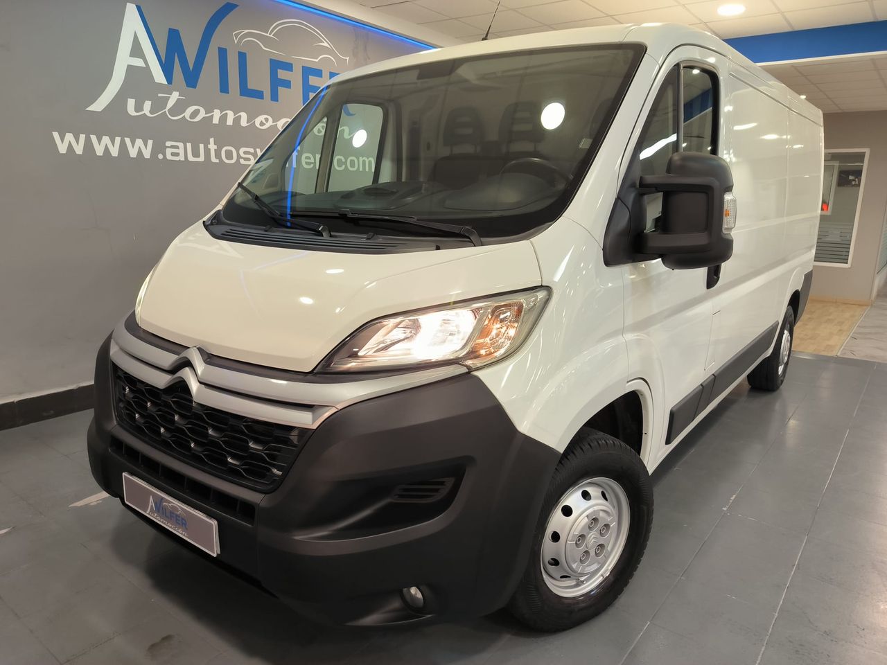 Citroën Jumper BlueHDi 96KW 130CV Combi 33 L2H1  - Foto 1