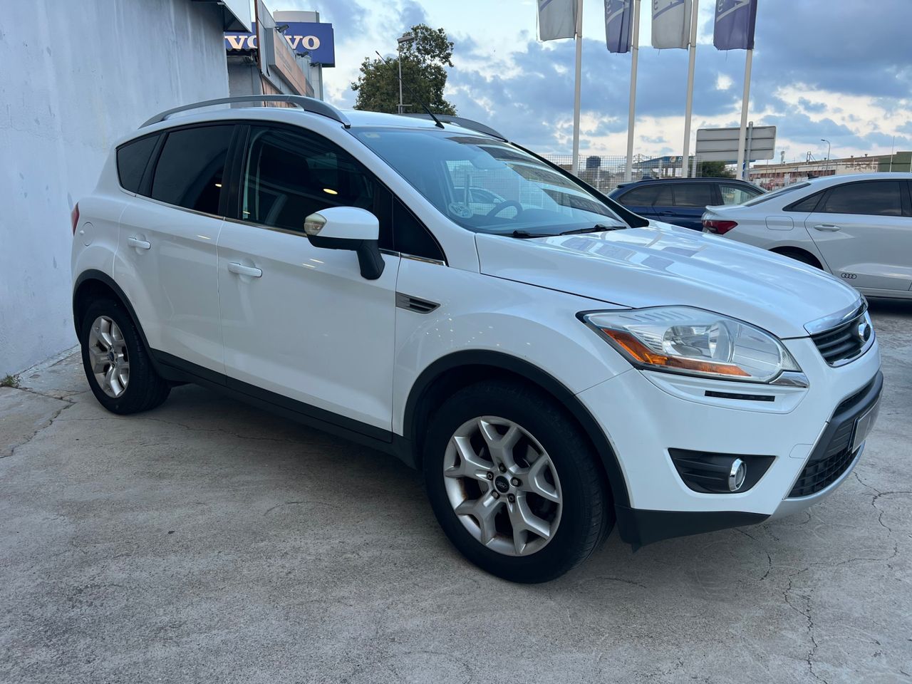 Ford Kuga Titanium 2.0 TDCi 136 CV 2WD  - Foto 1