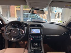 Jaguar F-Pace 2.0 i4d AWD 177KW Prestige auto   - Foto 8