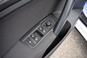 Volkswagen Tiguan Life 2.0 TDI 150 CV 6 vel. 5p. - Foto 8