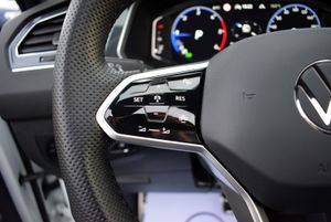 Volkswagen Tiguan R-Line 2.0 TDI 150 cv DSG 5p. - Foto 19