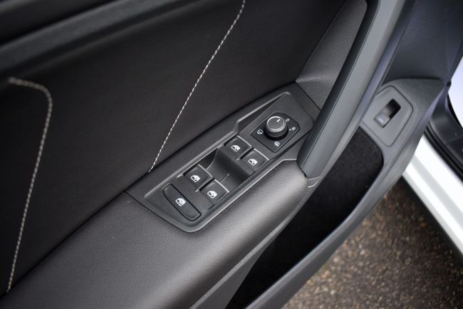 Volkswagen Tiguan R-Line 2.0 TDI 150 cv DSG 5p.