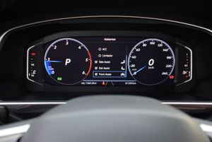 Volkswagen Tiguan R-Line 2.0 TDI 150 cv DSG 5p. - Foto 14