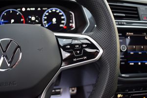 Volkswagen Tiguan R-Line 2.0 TDI 150 cv DSG 5p. - Foto 20