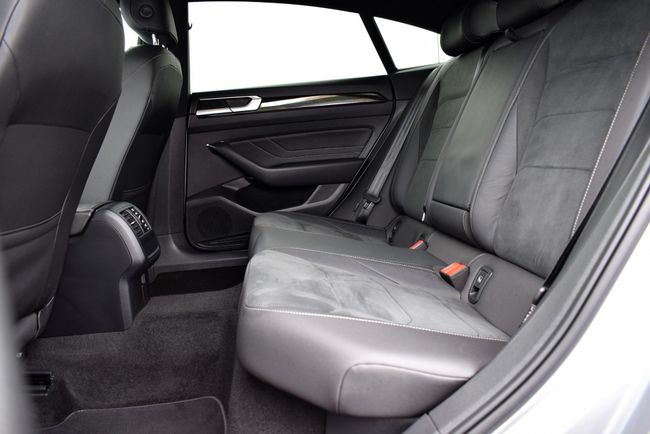 Volkswagen Arteon R Line 2.0 TDI 150 cv DSG 5p