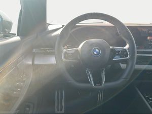 BMW i5 eDrive40