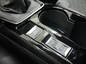 Peugeot 2008 Allure Gasolina 100 S&S 6 Vel. MAN