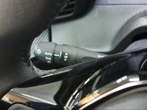 Peugeot 2008 Allure Gasolina 100 S&S 6 Vel. MAN