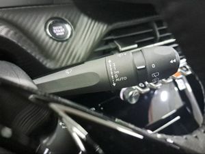 Peugeot 2008 Allure Gasolina 100 S&S 6 Vel. MAN