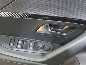 Peugeot 2008 Allure Gasolina 100 S&S 6 Vel. MAN
