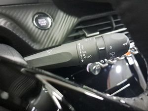 Peugeot 2008 Allure Gasolina 100 S&S 6 Vel. MAN
