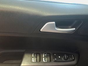 Kia Sportage 1.6 MHEV Business 100kW (136CV) 4x4