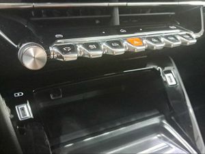 Peugeot 208 Allure Gasolina 100 S&S 6 Vel. MAN