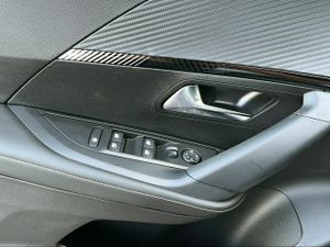 Peugeot 2008 Allure Gasolina 100 S&S 6 Vel. MAN