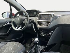 Peugeot 2008 Signature PureTech 110 S&S 6 Vel. MAN