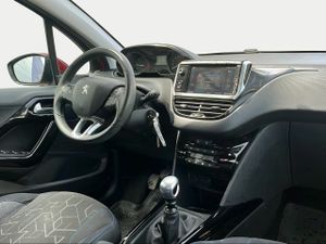 Peugeot 2008 Signature PureTech 110 S&S 6 Vel. MAN