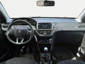 Peugeot 2008 Signature PureTech 110 S&S 6 Vel. MAN