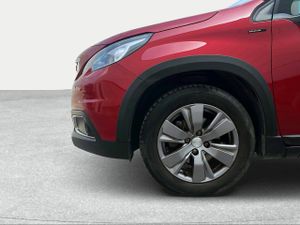 Peugeot 2008 Signature PureTech 110 S&S 6 Vel. MAN