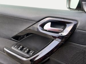 Peugeot 2008 Signature PureTech 110 S&S 6 Vel. MAN
