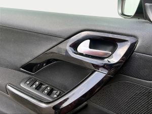 Peugeot 2008 Signature PureTech 110 S&S 6 Vel. MAN