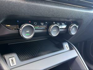 Citroën C4 Hybrid 136 e-DCS6 Max