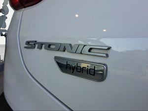 Kia Stonic 1.0 T-GDi 74kW (100CV) MHEV iMT Concept
