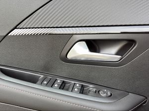 Peugeot 208 Allure Gasolina 100 S&S 6 Vel. MAN