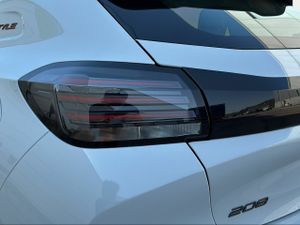 Peugeot 208 Style HYBRID 110 eDCS6