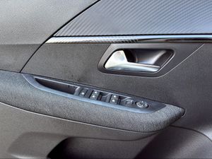 Peugeot 208 Style HYBRID 110 eDCS6